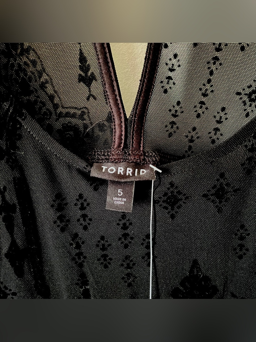 torrid NWT Black Sheer Velvet Burnout Bell Sleeve Tunic Boho Peasant Goth 5X 28 - Picture 2 of 11